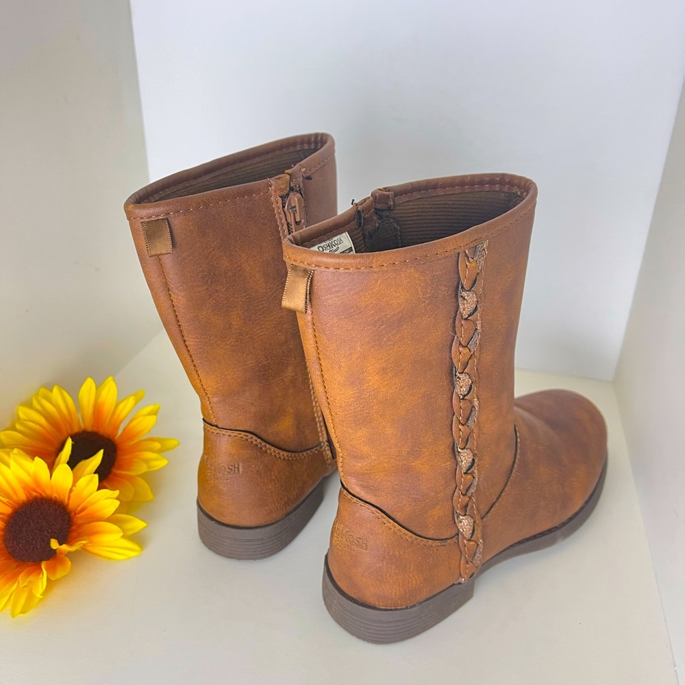 Oshkosh girls boots pre owned in great condition size 2